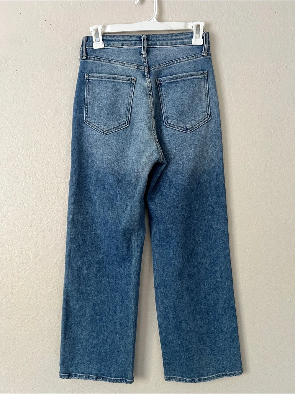 Like New! JUST DENIM The Patch Pocket Wide Leg Medium Blue Size 25